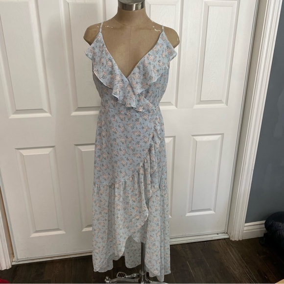 Lulu's Summer Blue chiffon Floral Print High-Low Wrap Dress Wedding guest size M - Picture 1 of 5